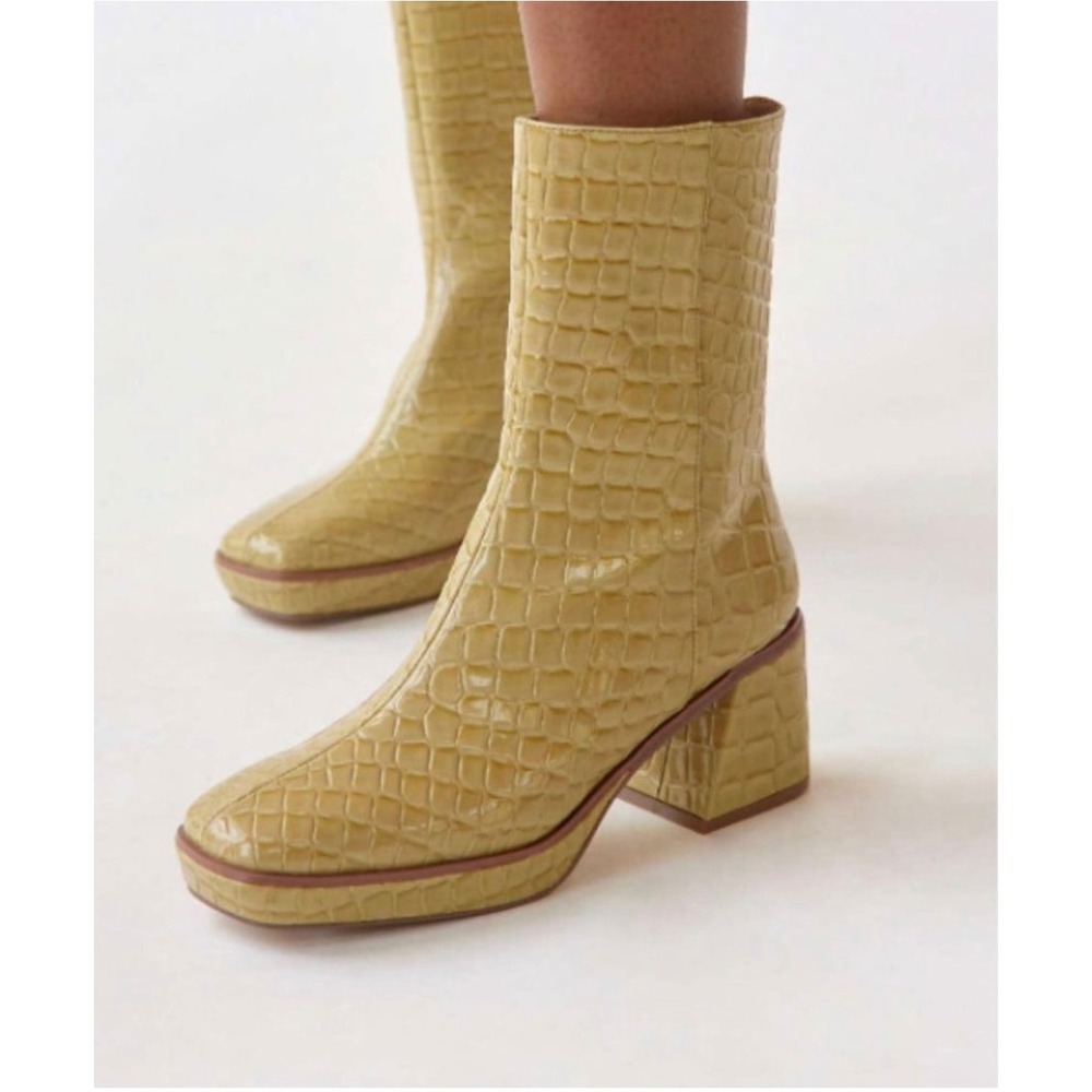 Urban Outfitters Bella Croc Platform Boots Size 8 Chartreuse Y2K 70s Mod